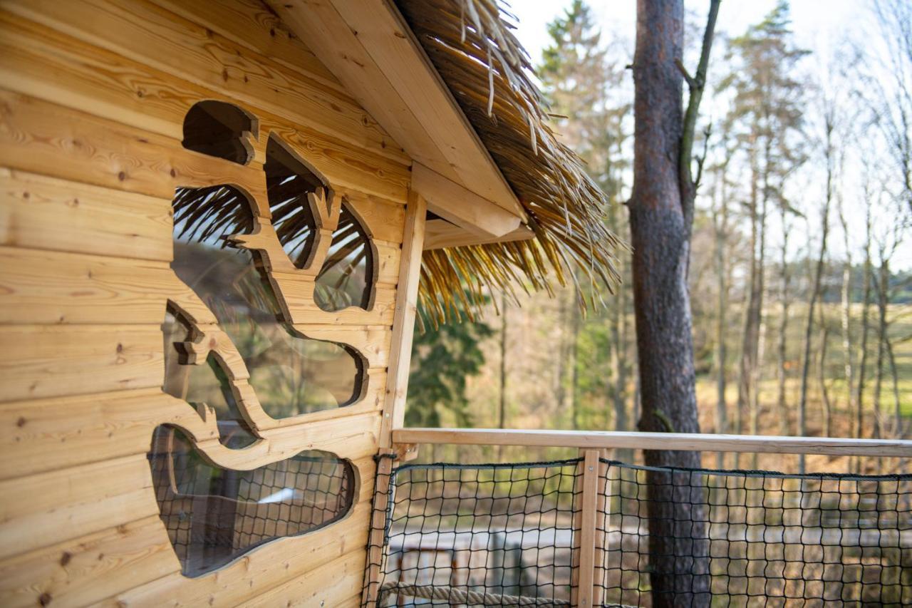 فندق Treehouse U Rybnika Osecna المظهر الخارجي الصورة