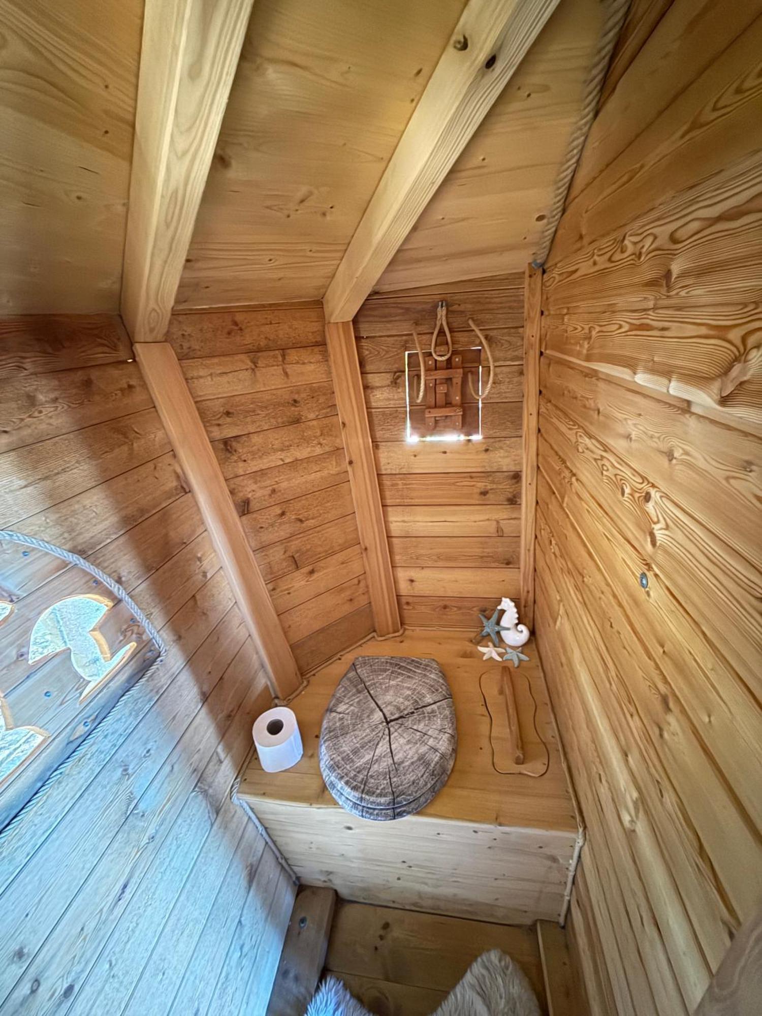 فندق Treehouse U Rybnika Osecna المظهر الخارجي الصورة